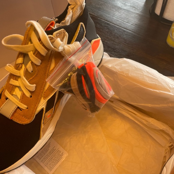 REEBOK X VICTORIA BECKHAM
Bolton Sock stretch-knit, leather and suede sneakers - Picture 3 of 7